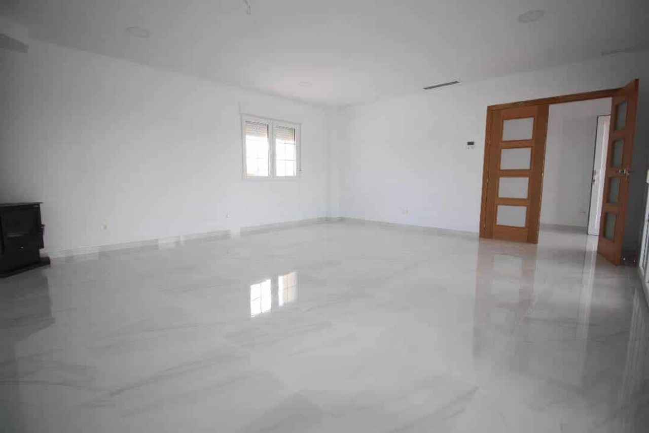 4 Bed, 3 Bath, HouseFor Sale, Pinoso, Alicante