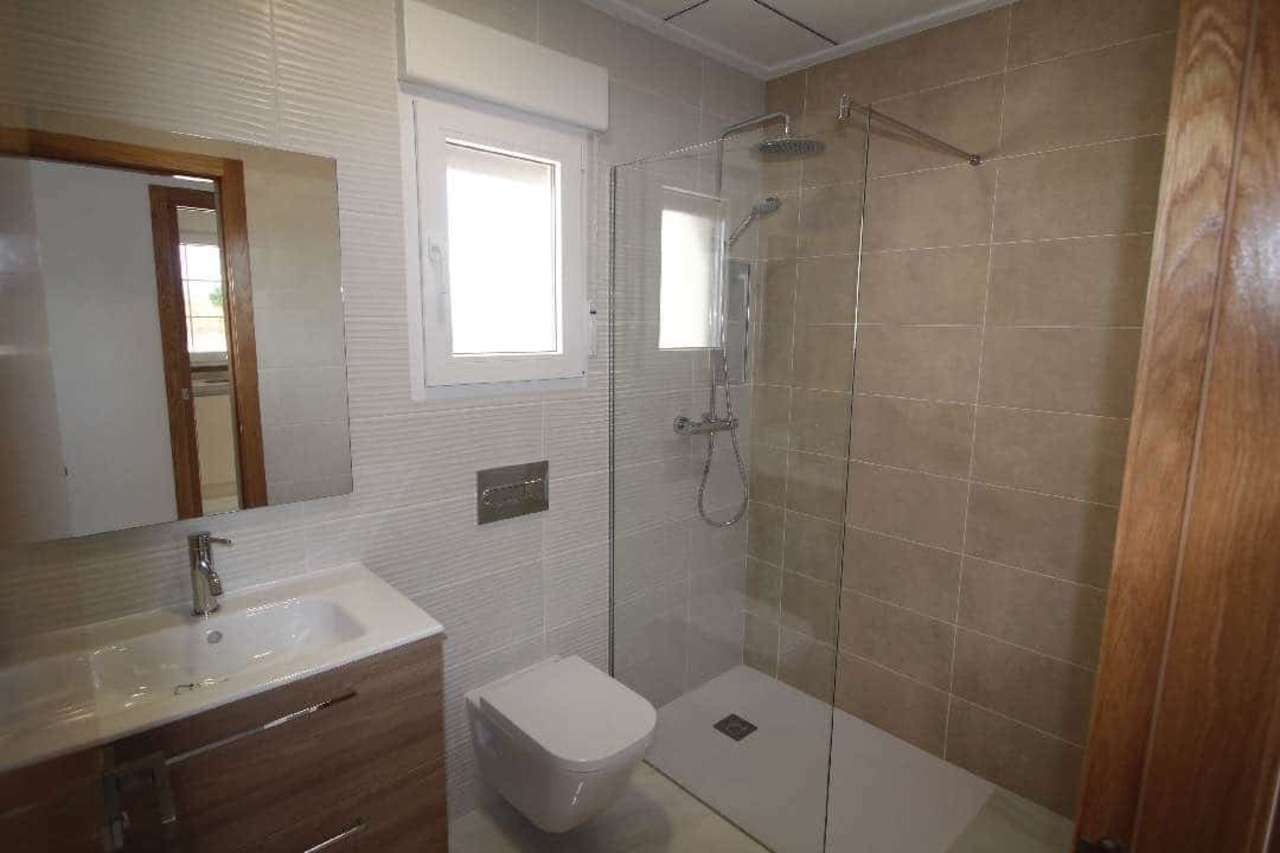 4 Bed, 3 Bath, HouseFor Sale, Pinoso, Alicante