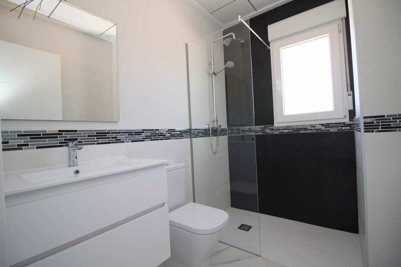 6 Bed, 4 Bath, HouseFor Sale, Pinoso, Alicante