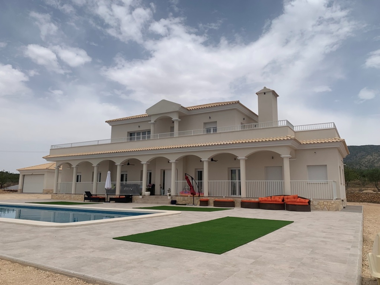 6 Bed, 4 Bath, HouseFor Sale, Pinoso, Alicante