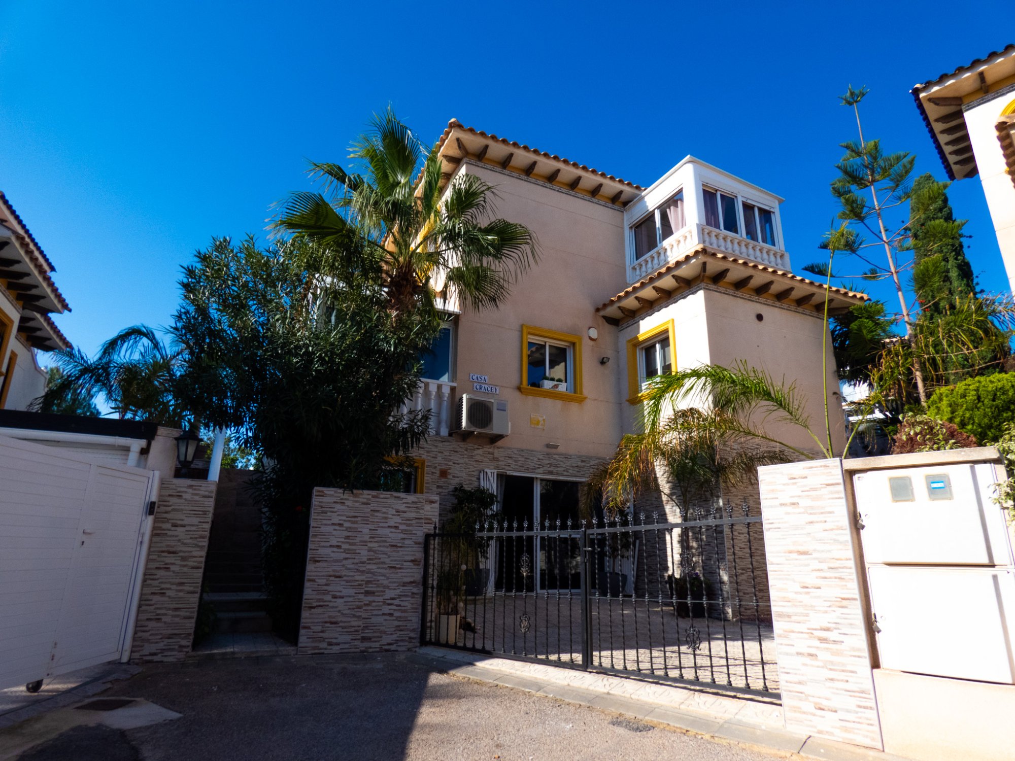 4 Bed, 3 Bath, HouseFor Sale, Playa Flamenca, Alicante