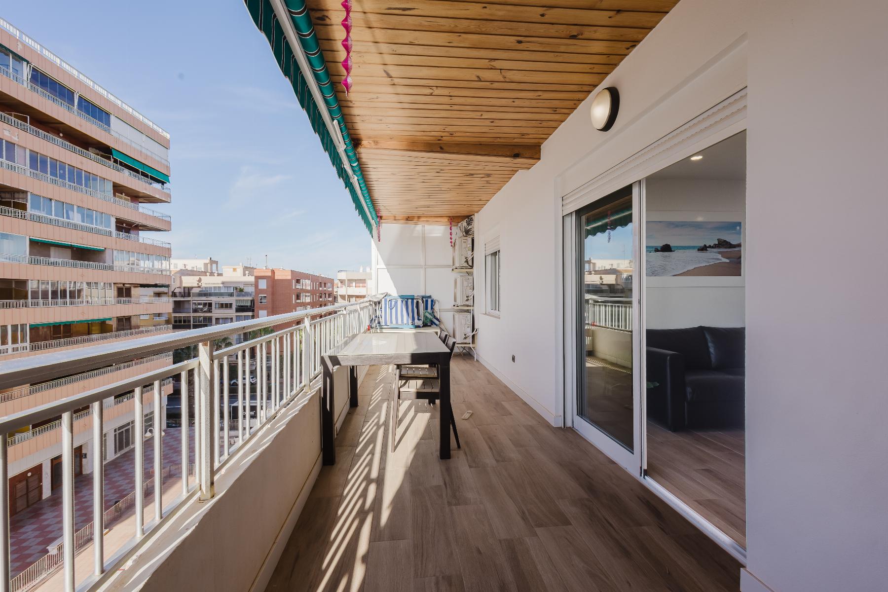 3 Bed, 2 Bath, ApartmentFor Sale, Torrevieja, Alicante