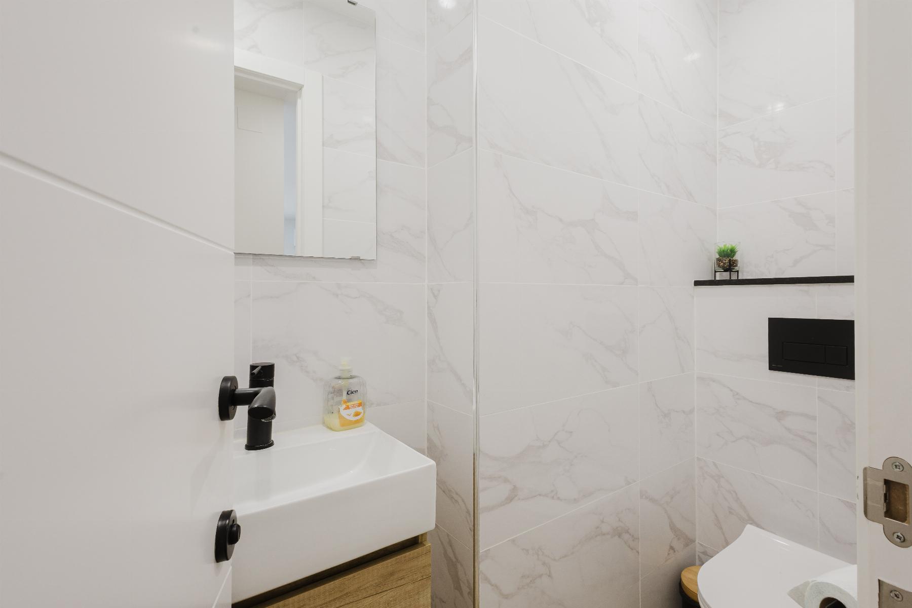 3 Bed, 2 Bath, ApartmentFor Sale, Torrevieja, Alicante