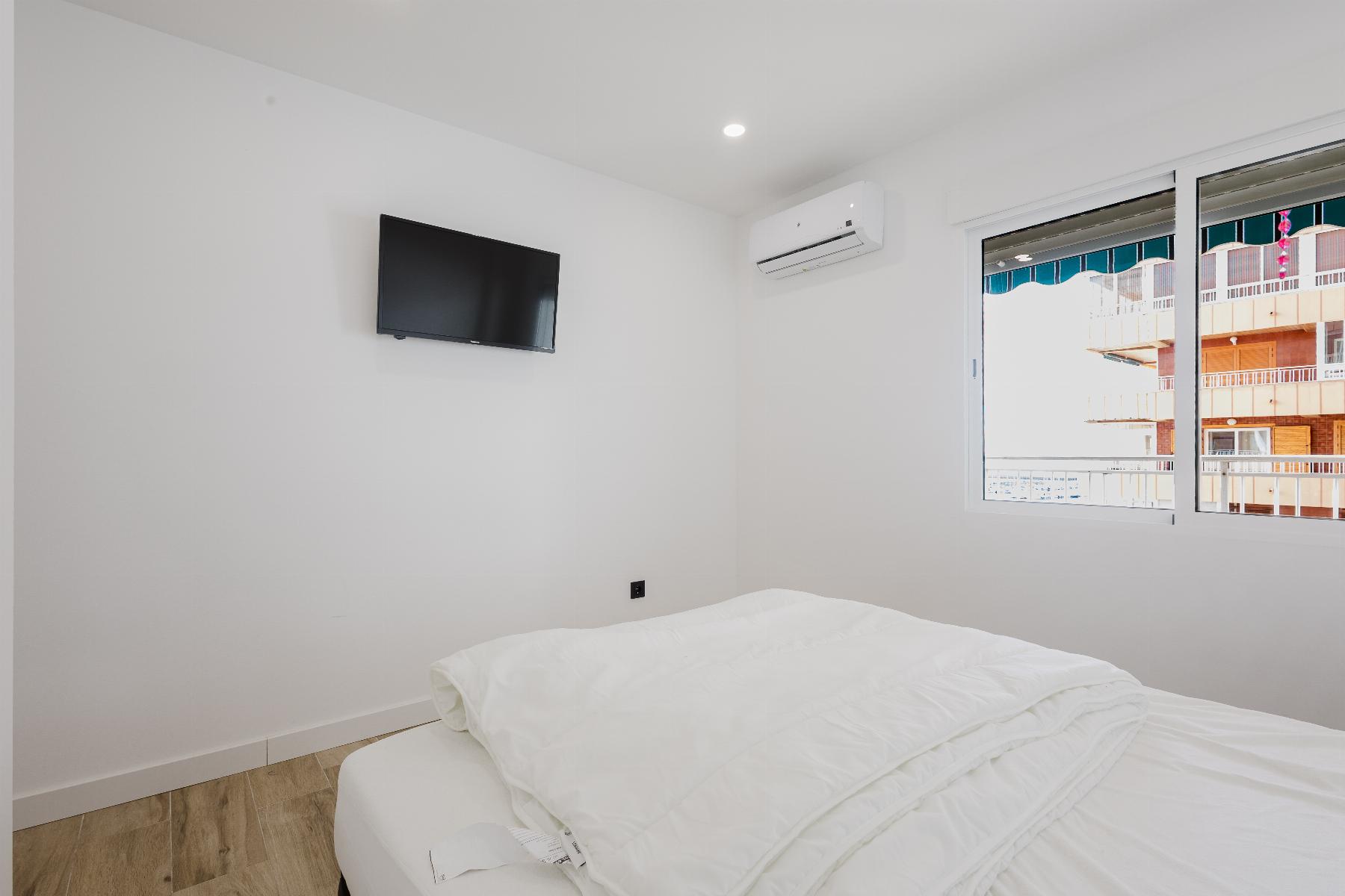 3 Bed, 2 Bath, ApartmentFor Sale, Torrevieja, Alicante