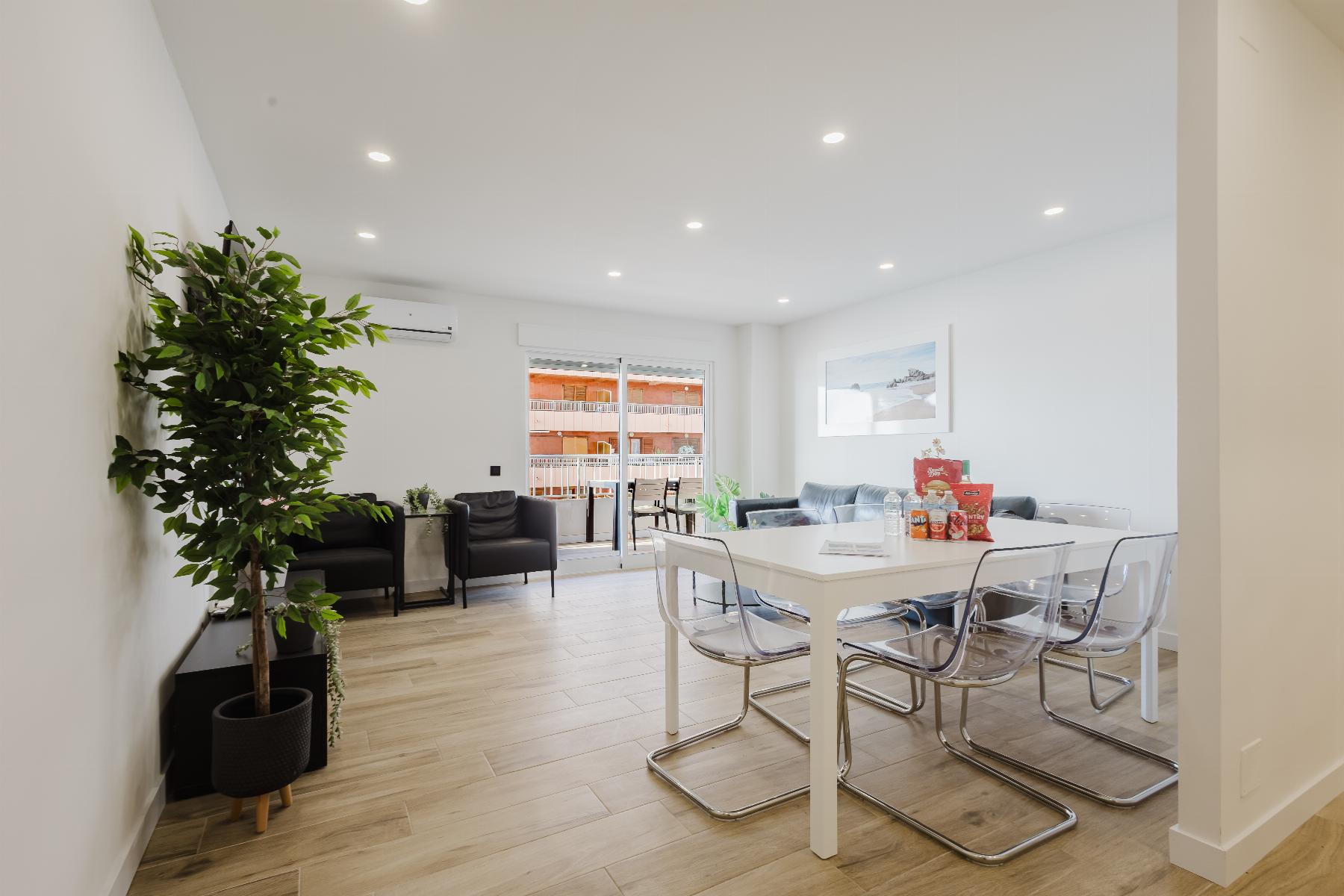 3 Bed, 2 Bath, ApartmentFor Sale, Torrevieja, Alicante