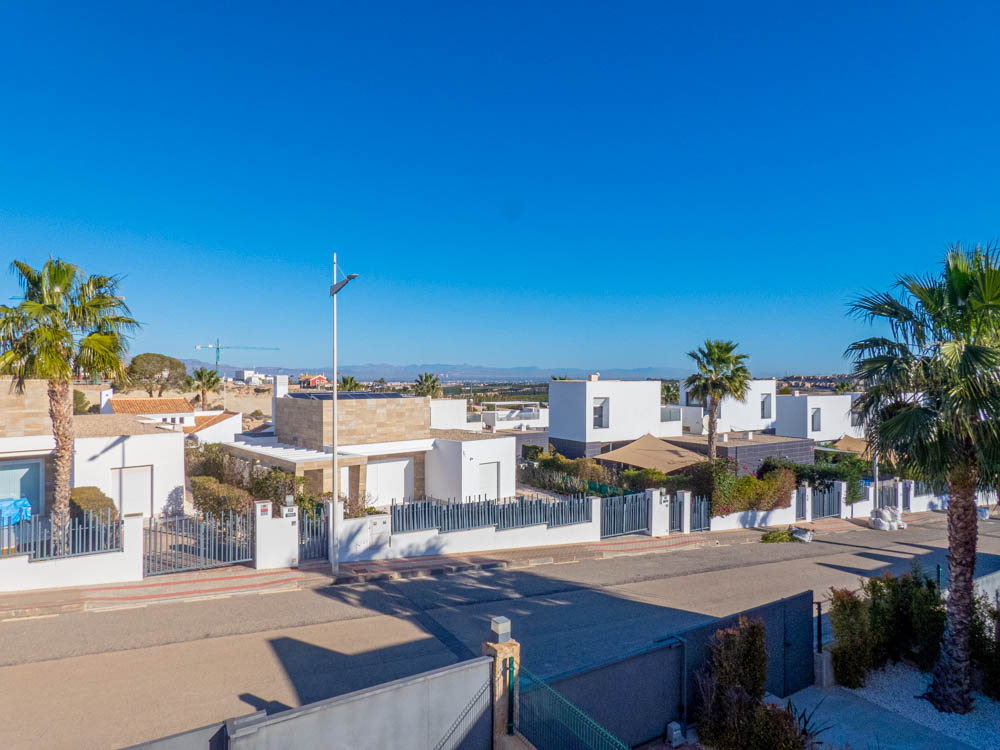 3 Bed, 2 Bath, HouseFor Sale, Algorfa, Alicante
