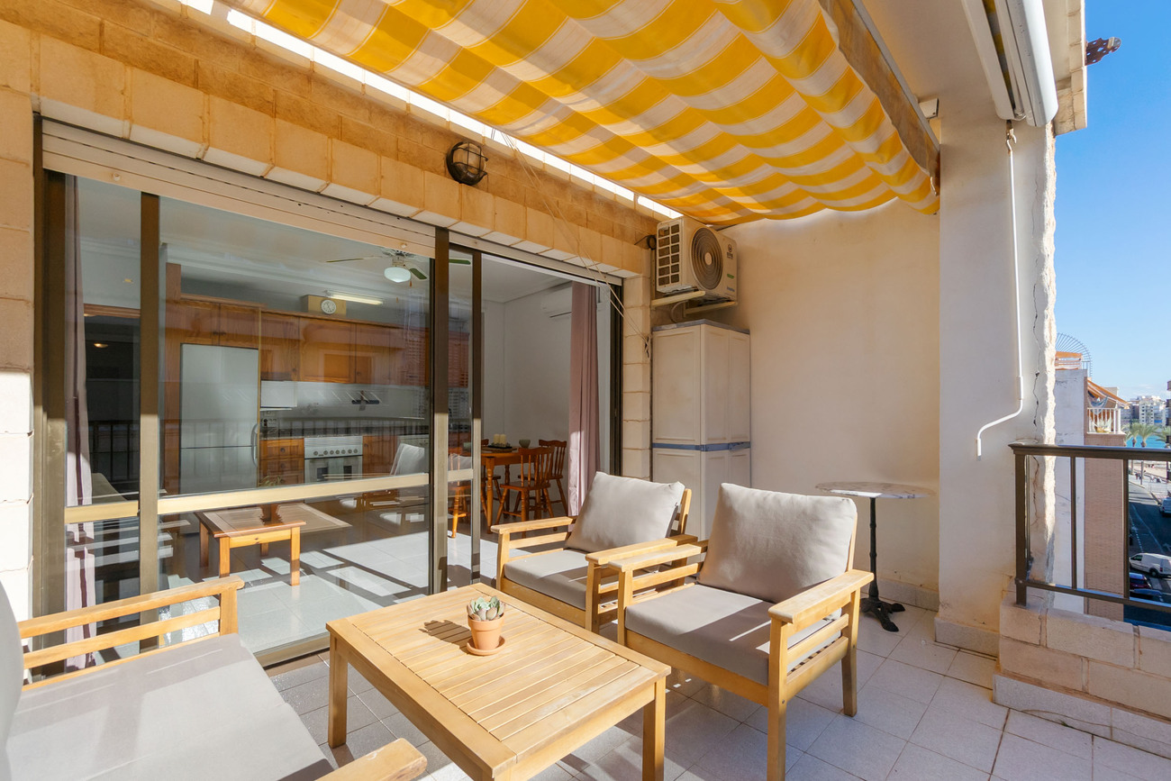 2 Bed, 1 Bath, ApartmentFor Sale, Torrevieja, Alicante