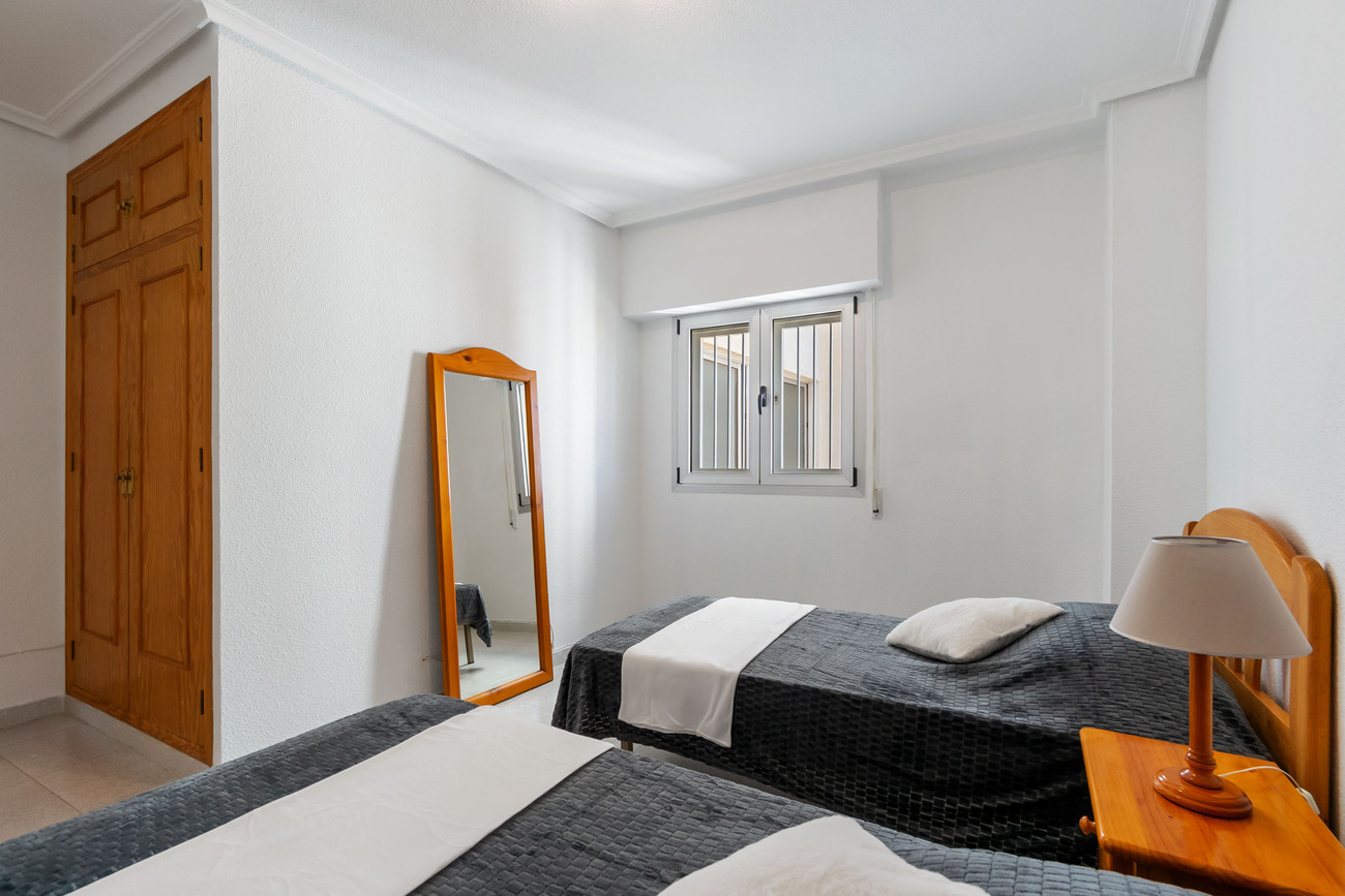 2 Bed, 1 Bath, ApartmentFor Sale, Torrevieja, Alicante