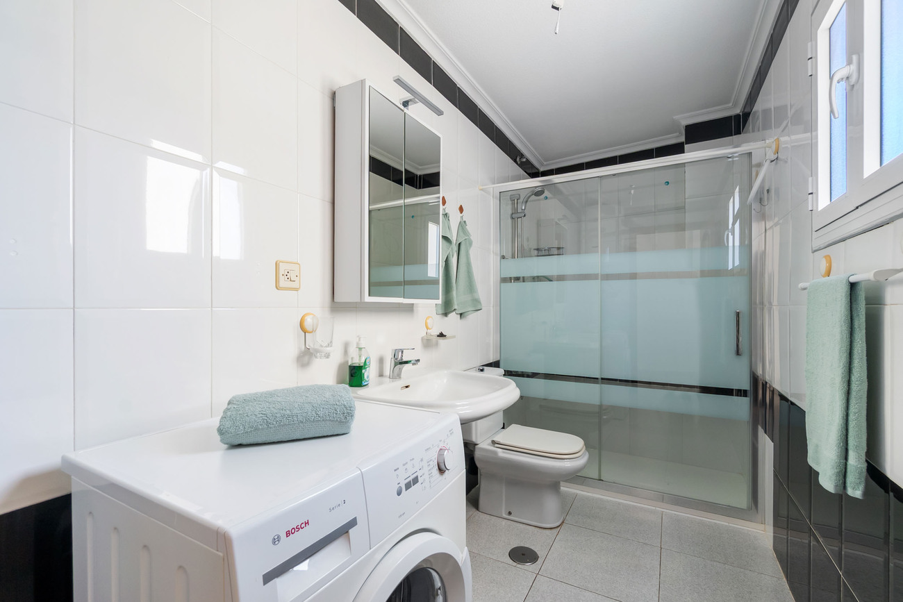 2 Bed, 1 Bath, ApartmentFor Sale, Torrevieja, Alicante