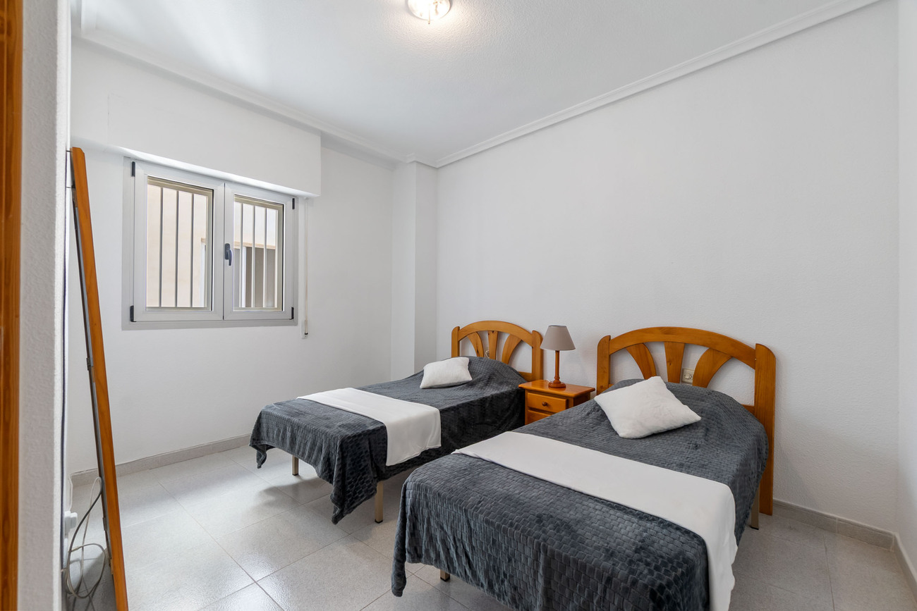2 Bed, 1 Bath, ApartmentFor Sale, Torrevieja, Alicante