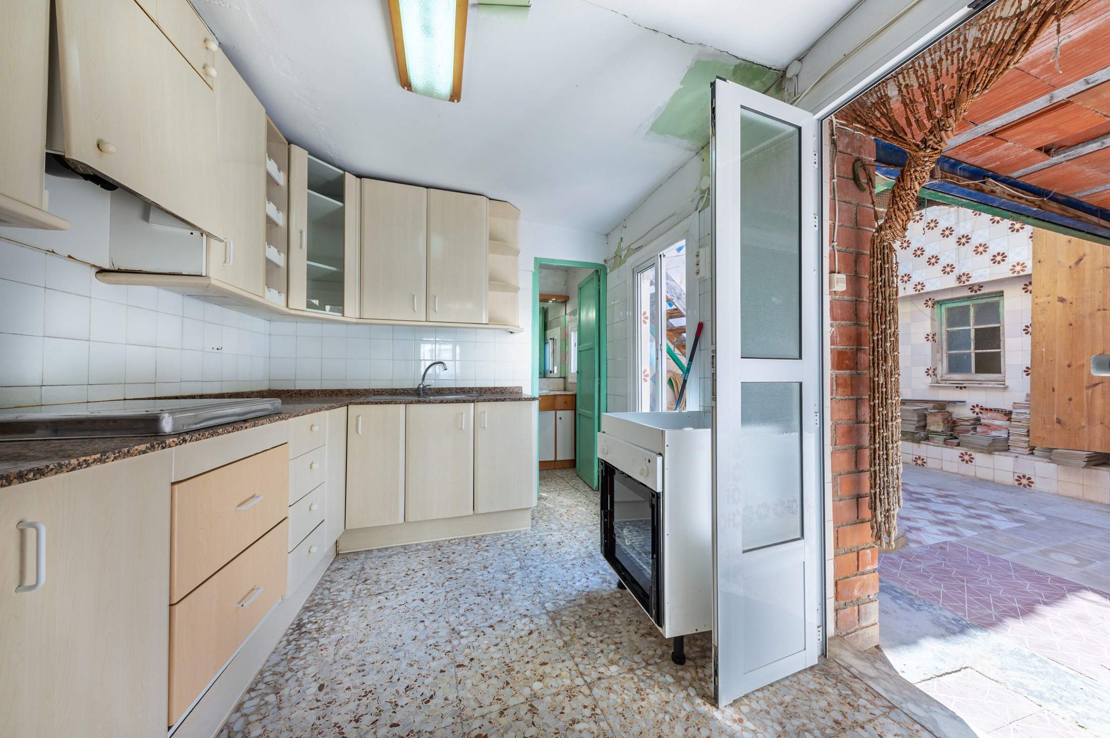 3 Bed, 1 Bath, HouseFor Sale, Alicante, Alicante