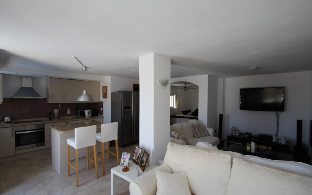 4 Bed, 2 Bath, HouseFor Sale, Villamartin, Alicante