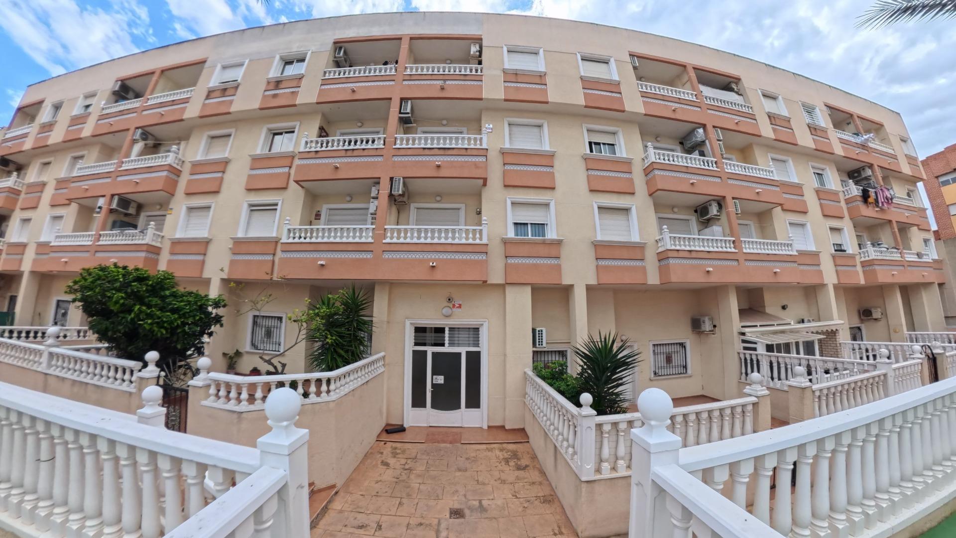 2 Bed, 1 Bath, ApartmentFor Sale, Torrevieja, Alicante