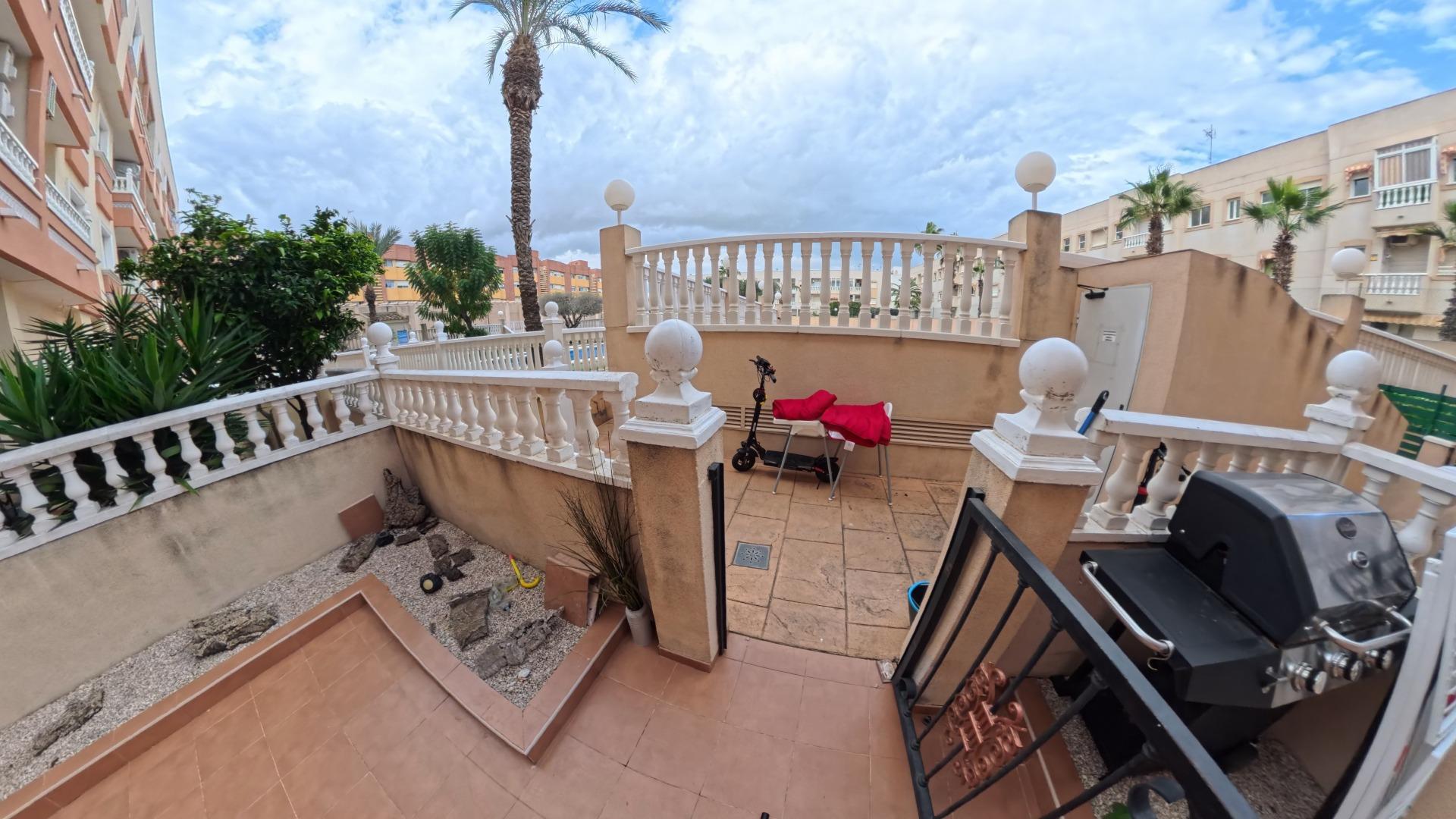 2 Bed, 1 Bath, ApartmentFor Sale, Torrevieja, Alicante