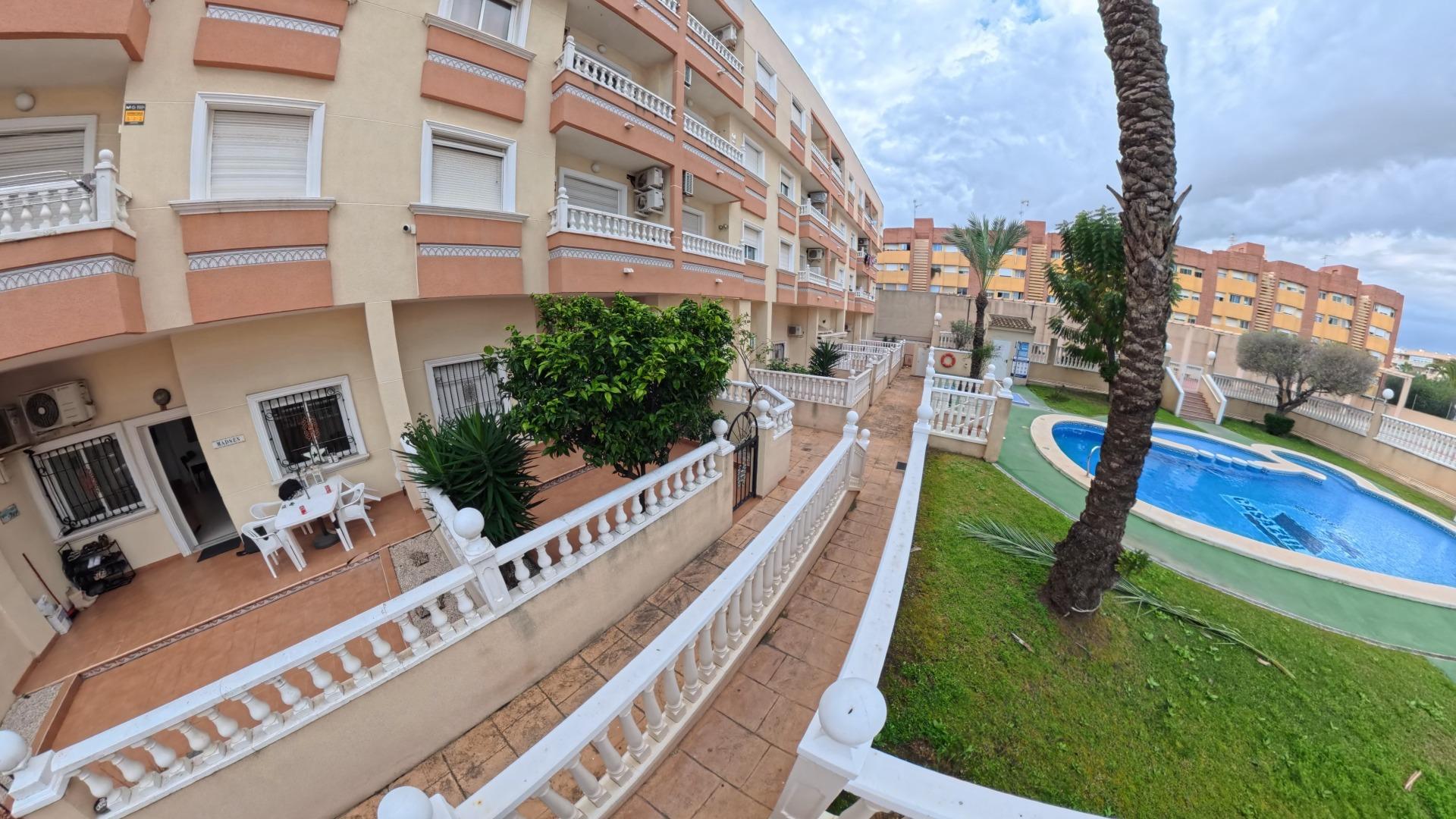 2 Bed, 1 Bath, ApartmentFor Sale, Torrevieja, Alicante