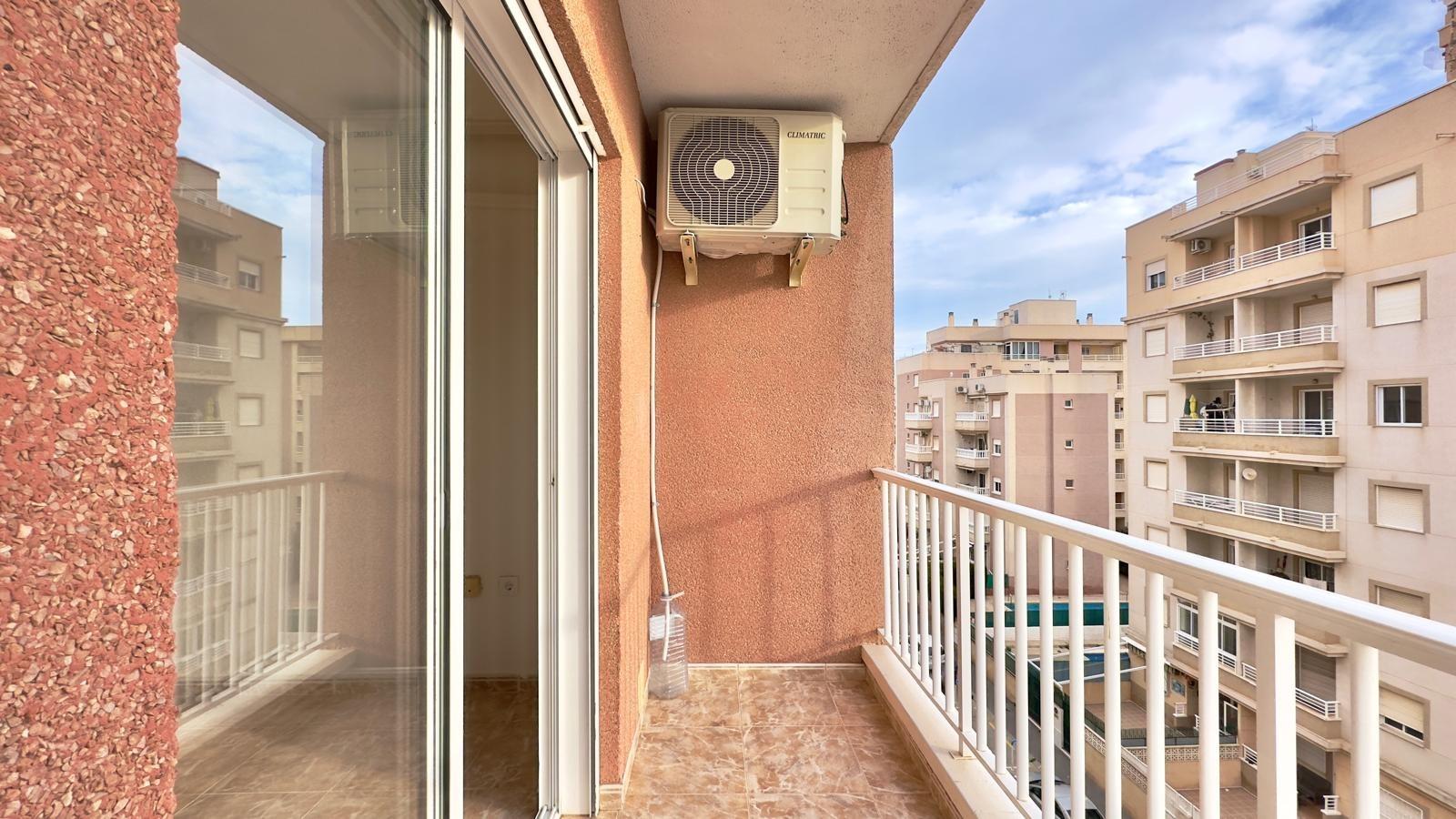 2 Bed, 1 Bath, ApartmentFor Sale, Torrevieja, Alicante