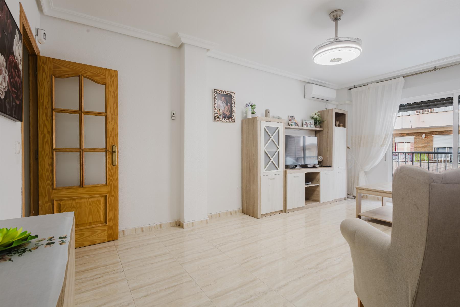 2 Bed, 1 Bath, ApartmentFor Sale, Torrevieja, Alicante