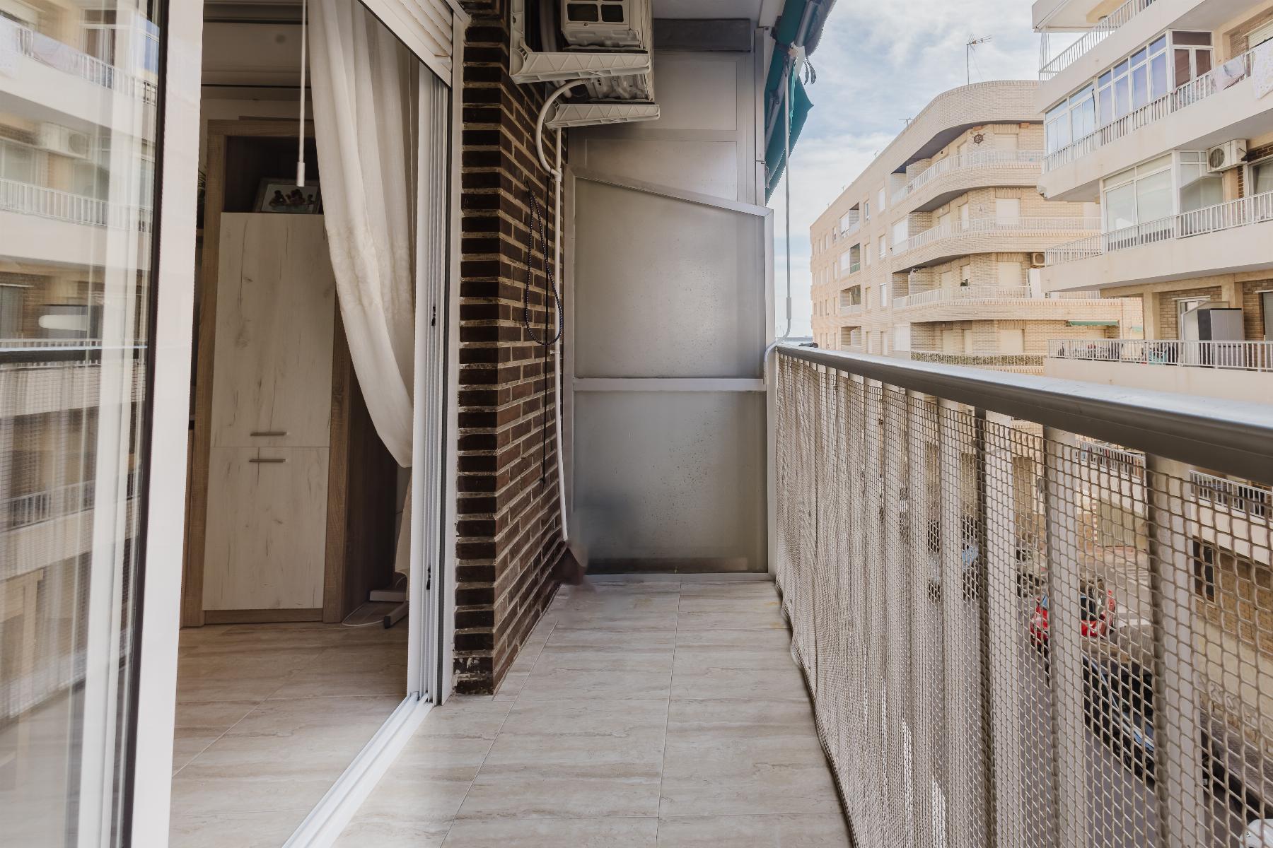 2 Bed, 1 Bath, ApartmentFor Sale, Torrevieja, Alicante