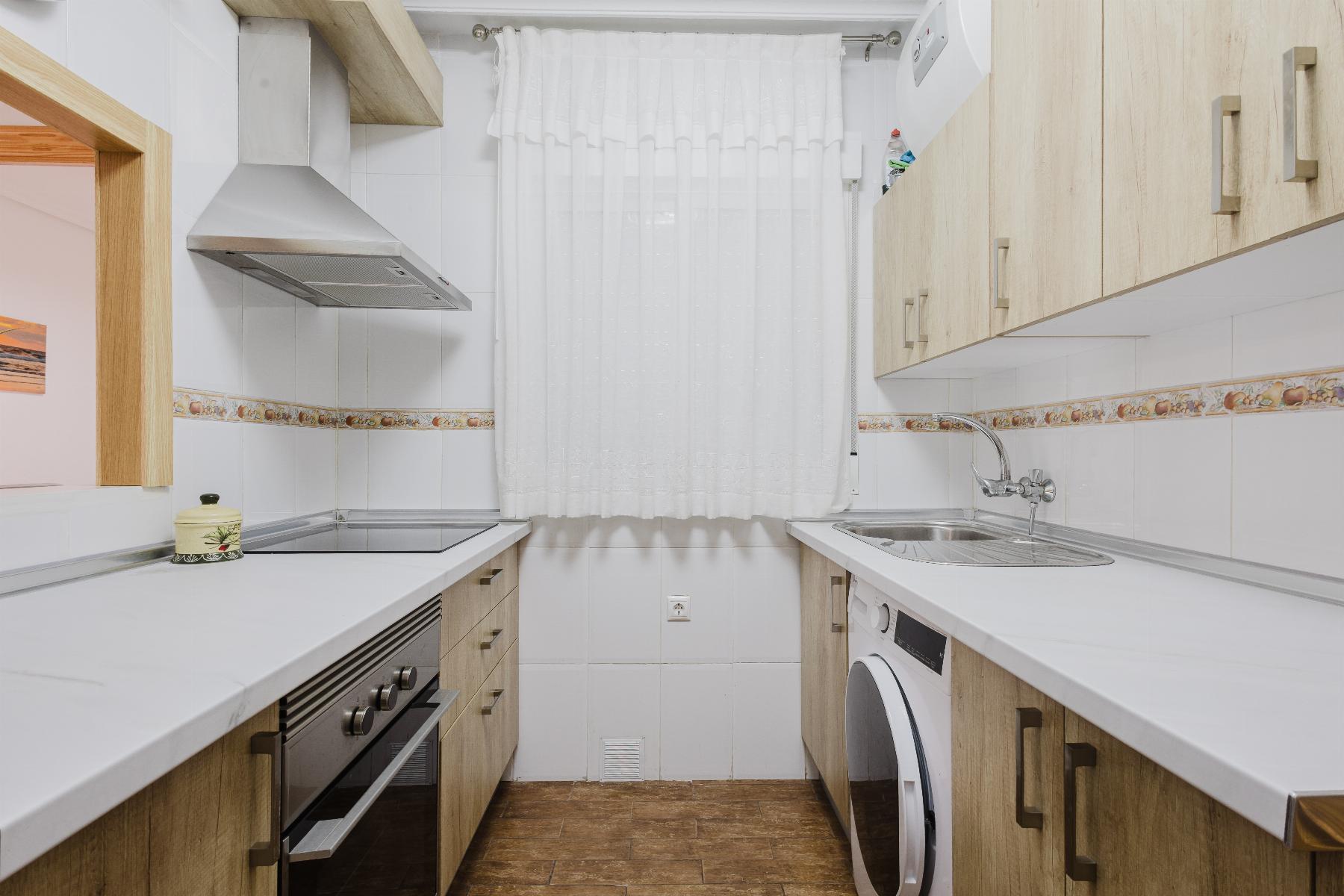 2 Bed, 1 Bath, ApartmentFor Sale, Torrevieja, Alicante