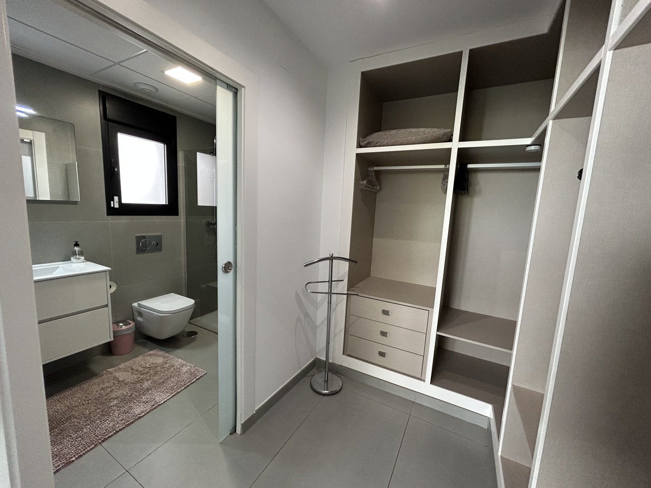 5 Bed, 4 Bath, HouseFor Sale, Los Balcones, Alicante