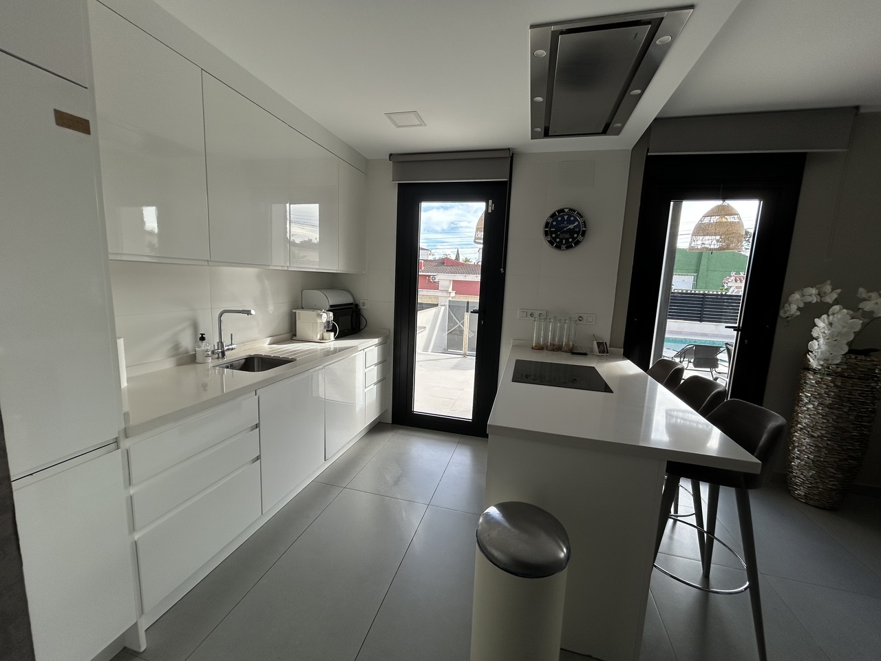 5 Bed, 4 Bath, HouseFor Sale, Los Balcones, Alicante