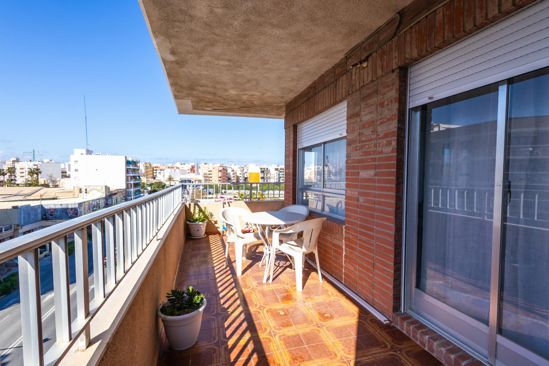 2 Bed, 1 Bath, ApartmentFor Sale, Torrevieja, Alicante