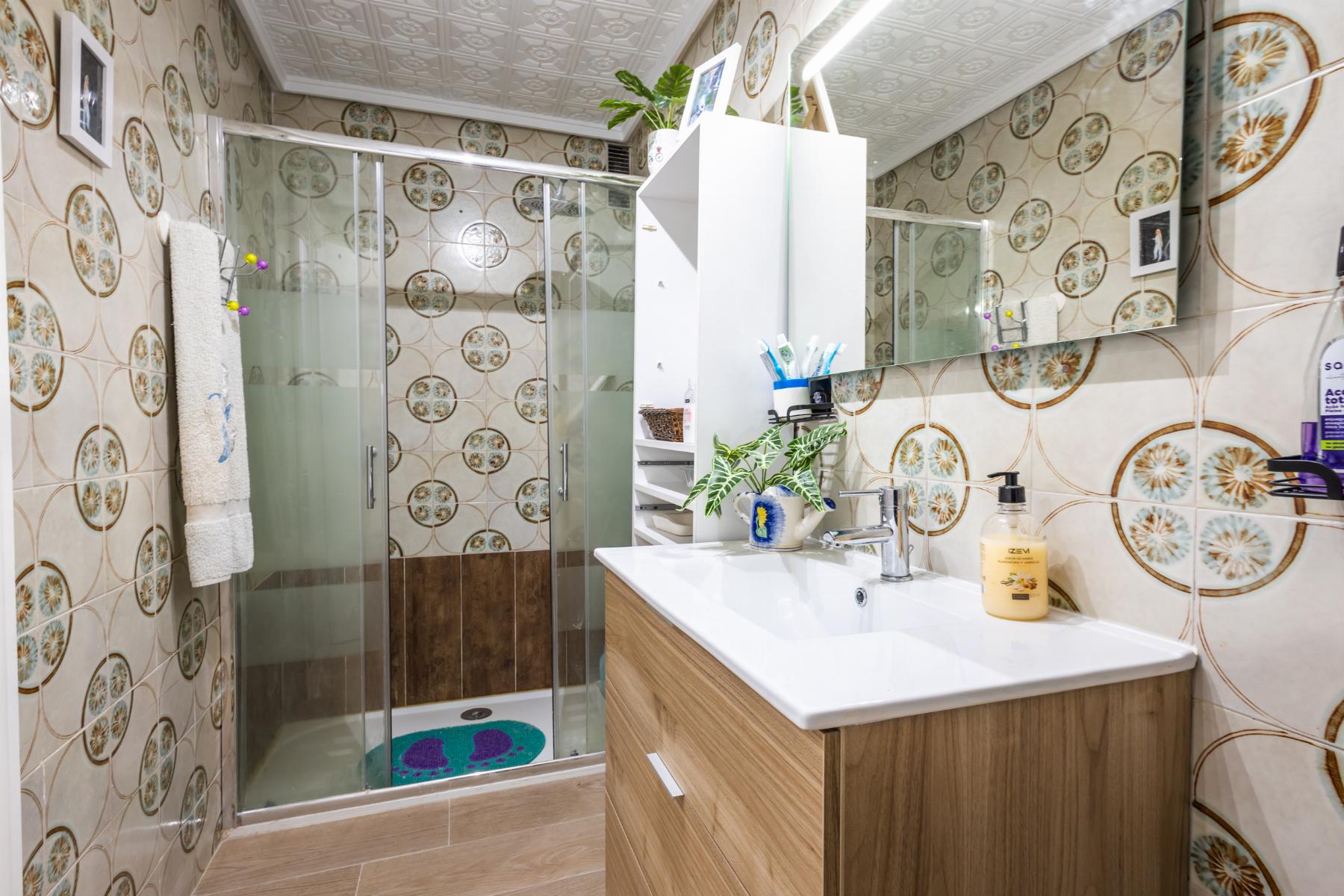 2 Bed, 1 Bath, ApartmentFor Sale, Torrevieja, Alicante