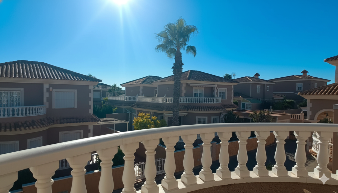 4 Bed, 2 Bath, HouseFor Sale, Los Altos, Alicante