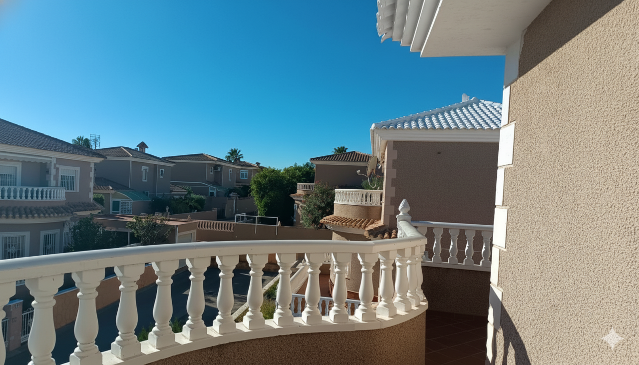 4 Bed, 2 Bath, HouseFor Sale, Los Altos, Alicante