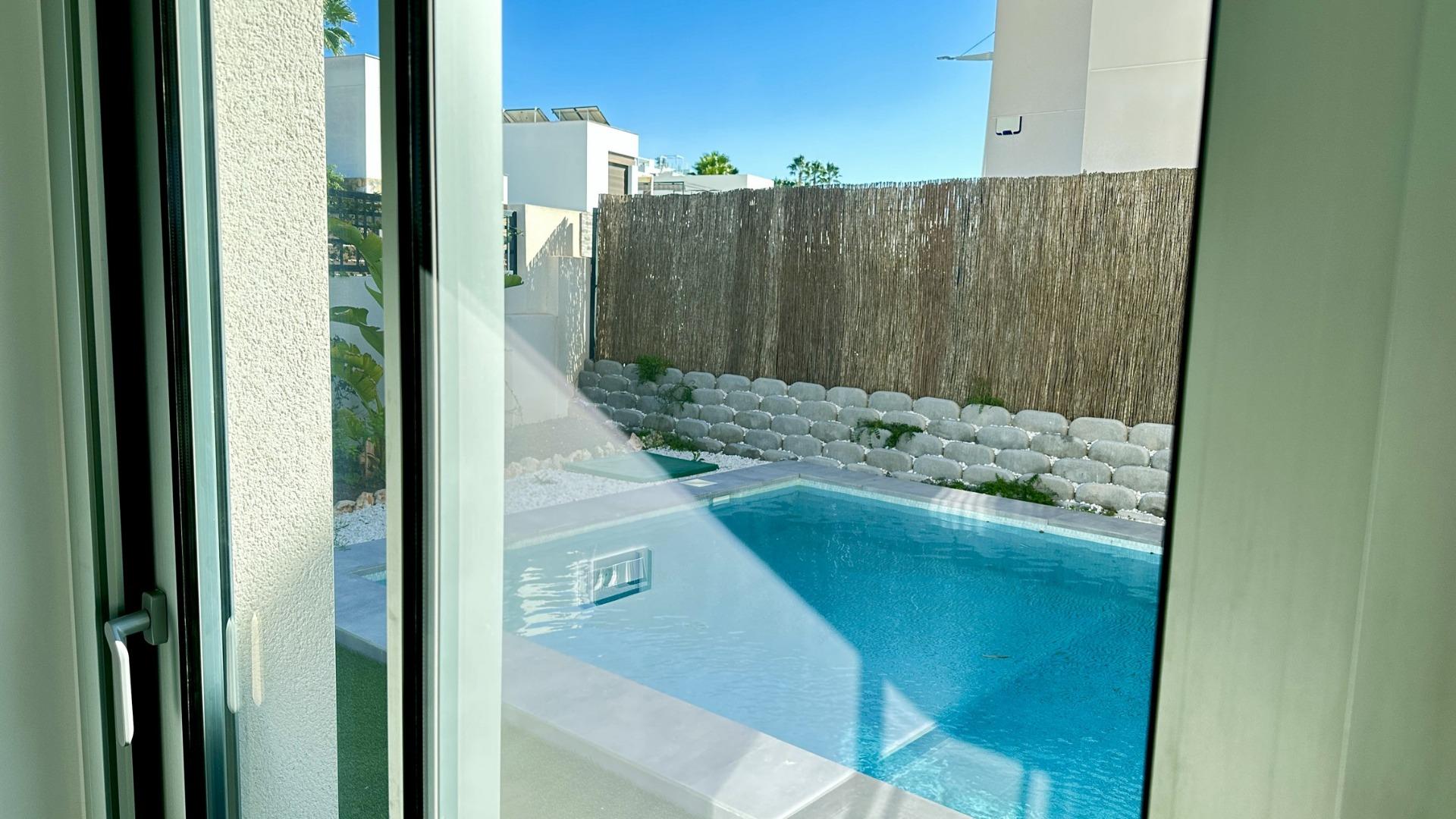 4 Bed, 3 Bath, HouseFor Sale, Algorfa, Alicante