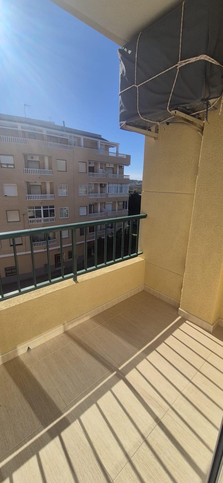 2 Bed, 1 Bath, ApartmentFor Sale, Torrevieja, Alicante