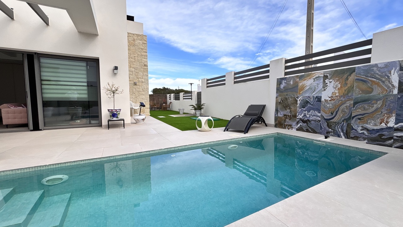 3 Bed, 2 Bath, HouseFor Sale, San Miguel de Salinas, Alicante