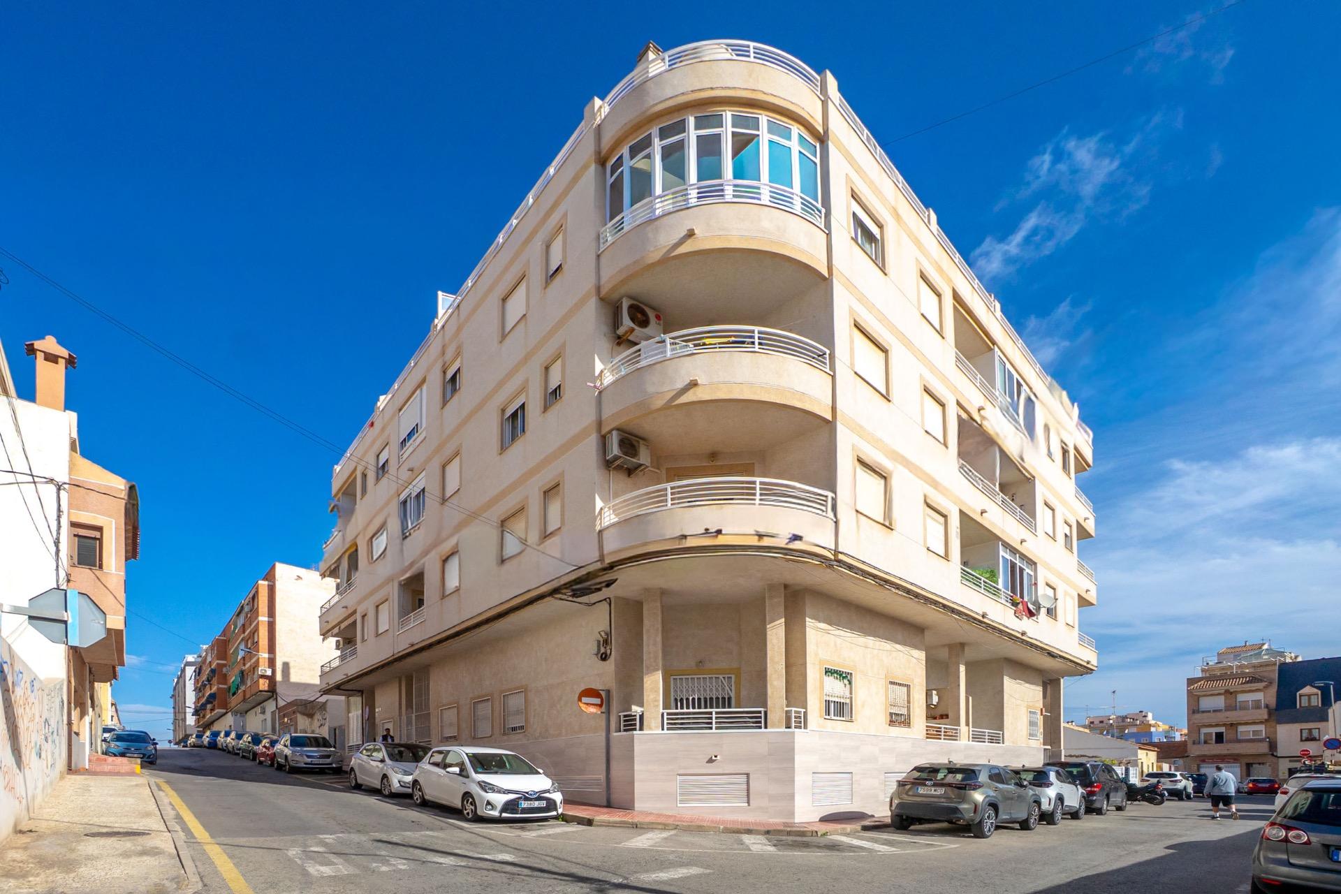 1 Bed, 1 Bath, ApartmentFor Sale, Torrevieja, Alicante