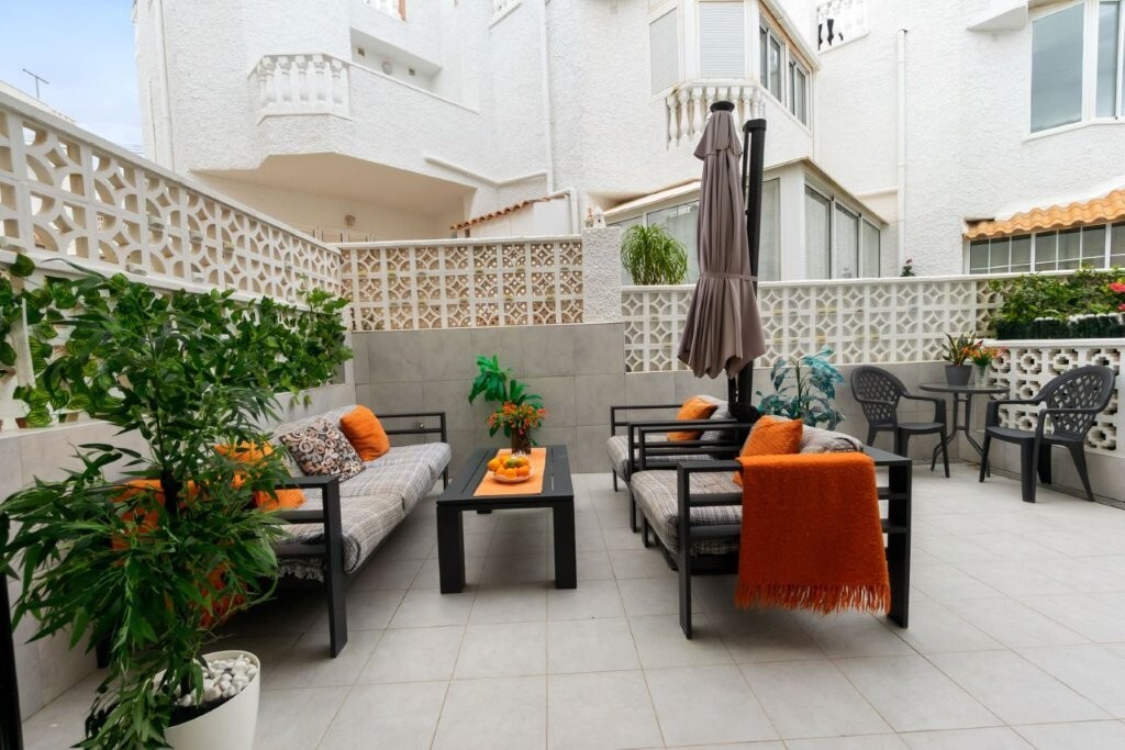 2 Bed, 1 Bath, HouseFor Sale, Torrevieja, Alicante