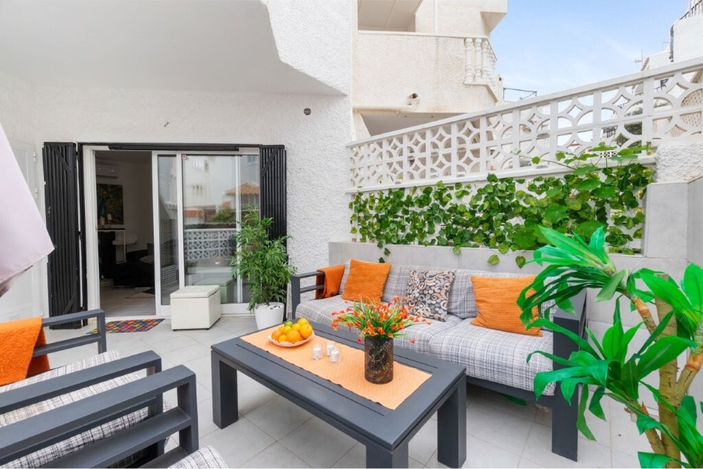 2 Bed, 1 Bath, HouseFor Sale, Torrevieja, Alicante