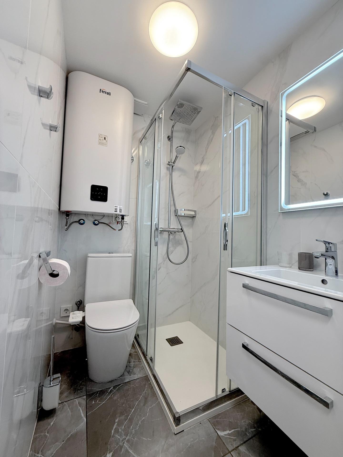 1 Bed, 1 Bath, ApartmentFor Sale, Torrevieja, Alicante