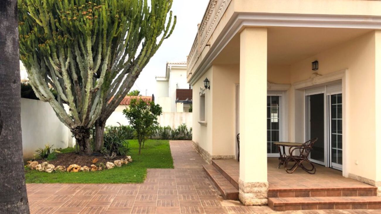 4 Bed, 4 Bath, HouseFor Sale, Cabo Roig, Alicante