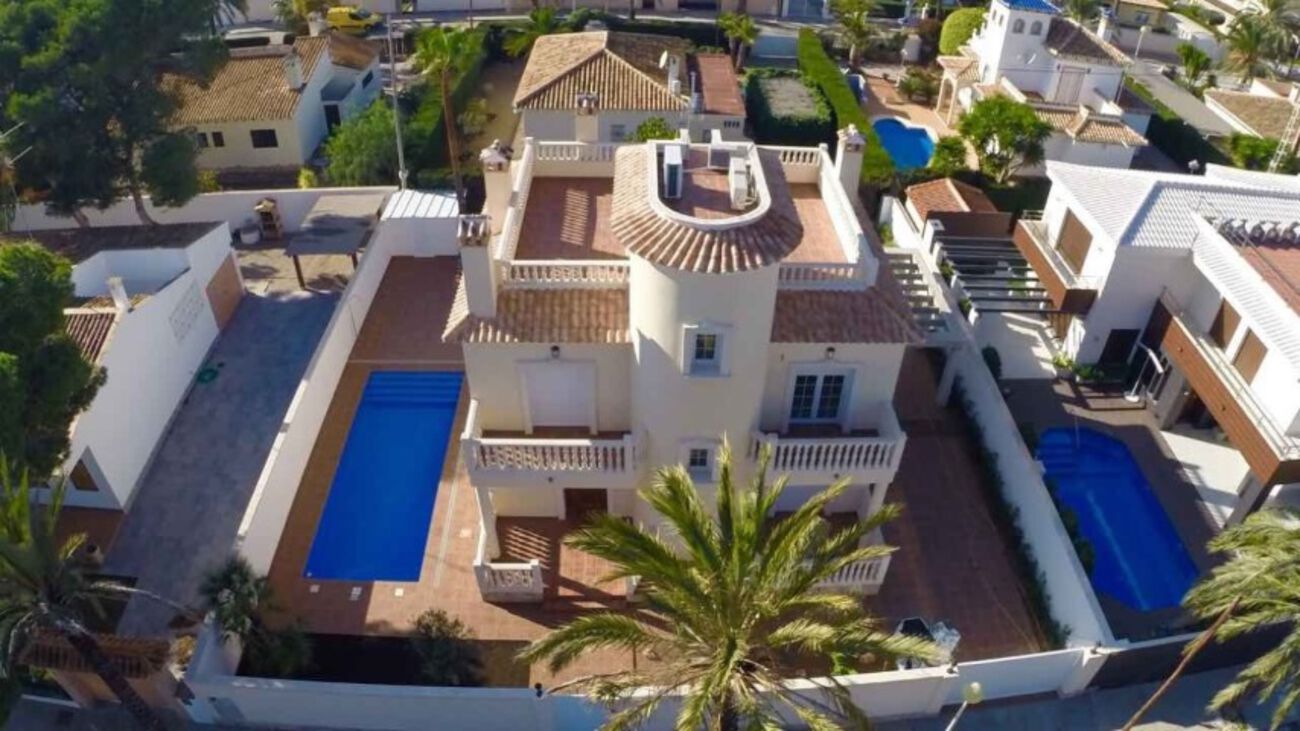 4 Bed, 4 Bath, HouseFor Sale, Cabo Roig, Alicante