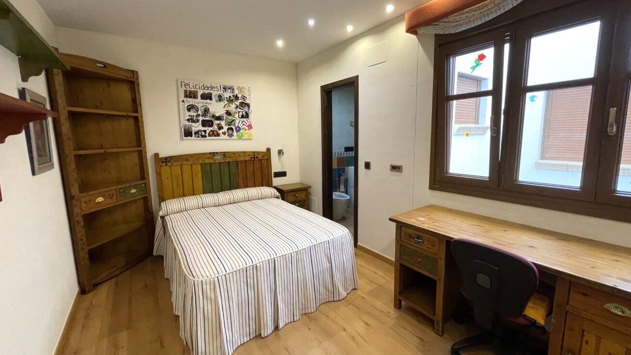 4 Bed, 3 Bath, HouseFor Sale, Torrevieja, Alicante