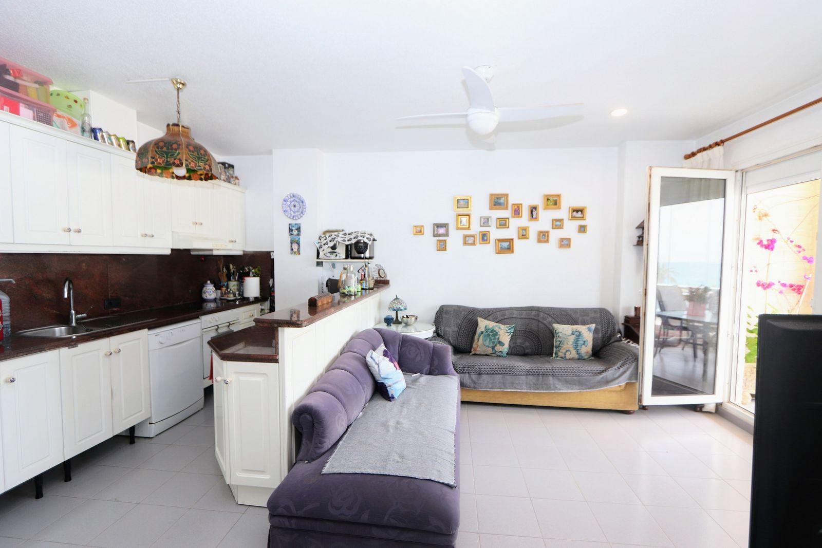 3 Bed, 2 Bath, ApartmentFor Sale, Torrevieja, Alicante