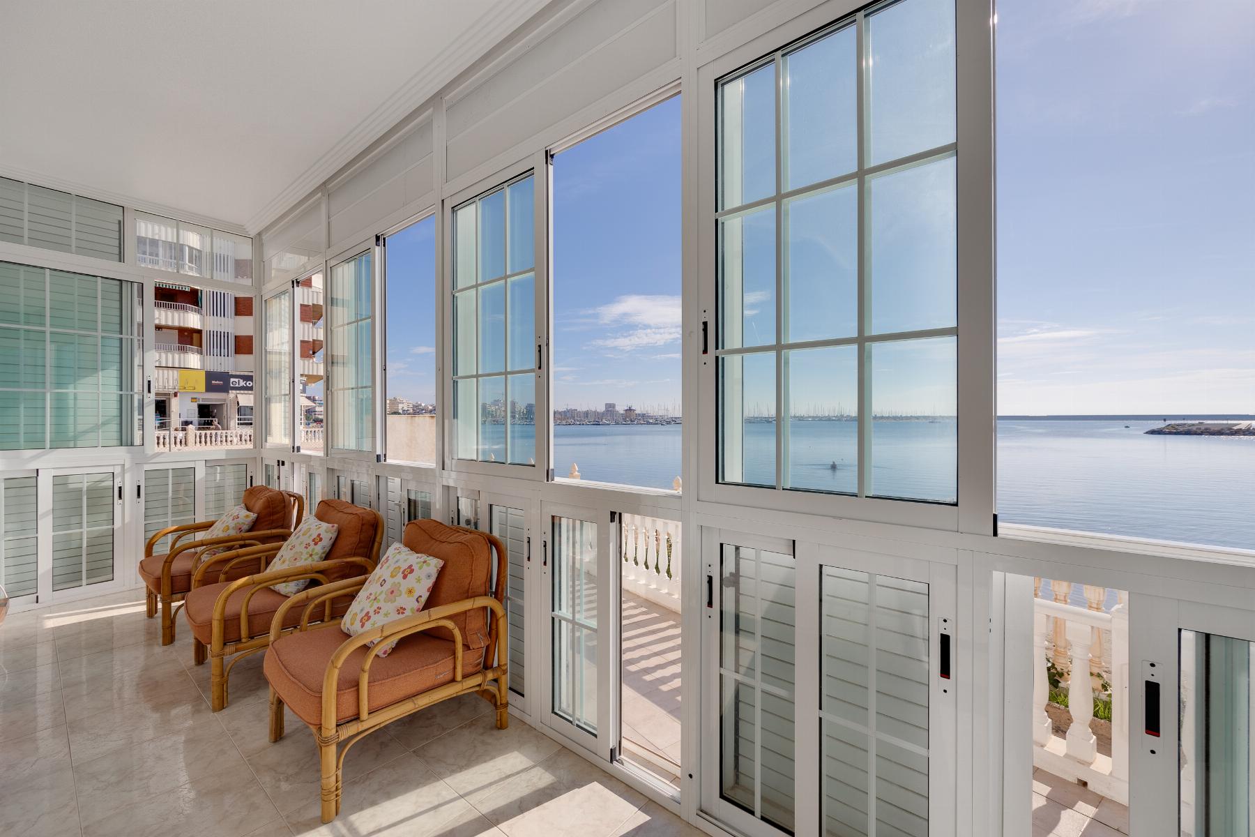 4 Bed, 2 Bath, ApartmentFor Sale, Torrevieja, Alicante