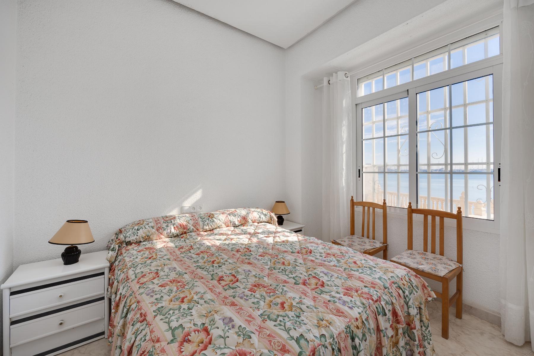 4 Bed, 2 Bath, ApartmentFor Sale, Torrevieja, Alicante