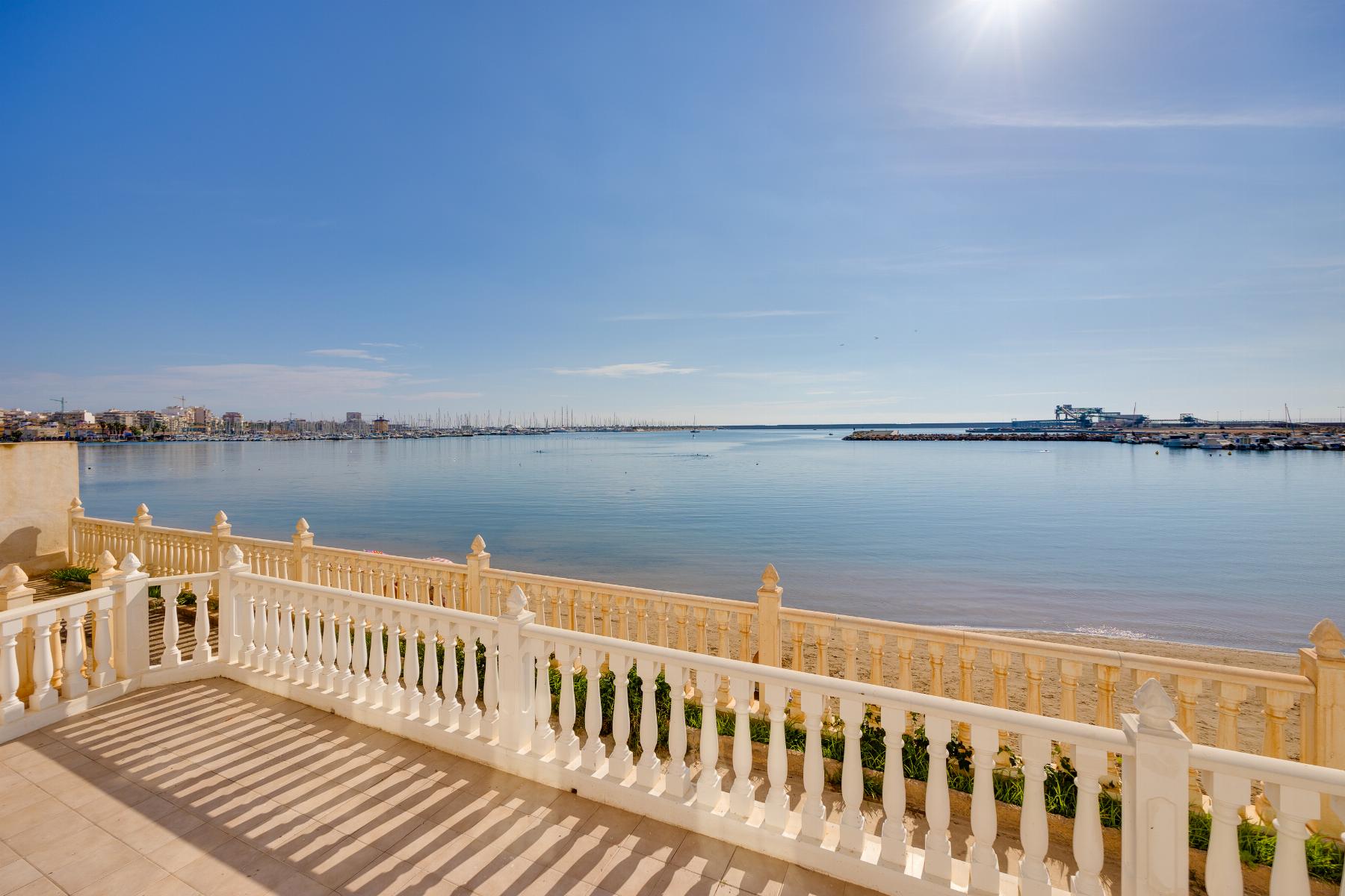4 Bed, 2 Bath, ApartmentFor Sale, Torrevieja, Alicante