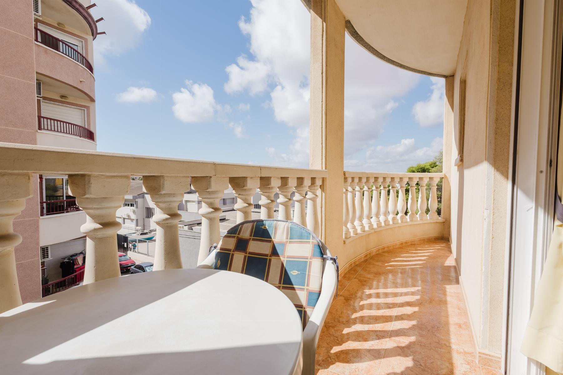 3 Bed, 2 Bath, ApartmentFor Sale, Torrevieja, Alicante