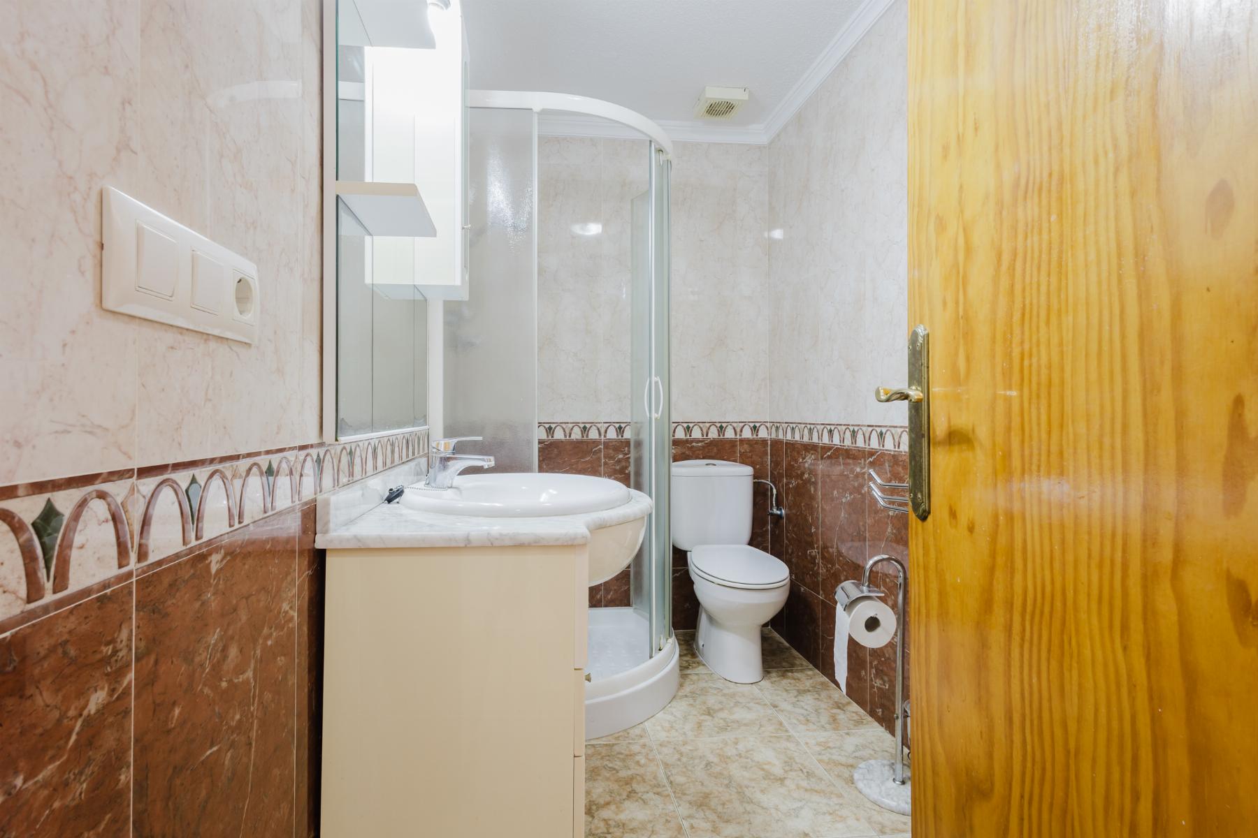 2 Bed, 1 Bath, ApartmentFor Sale, Torrevieja, Alicante