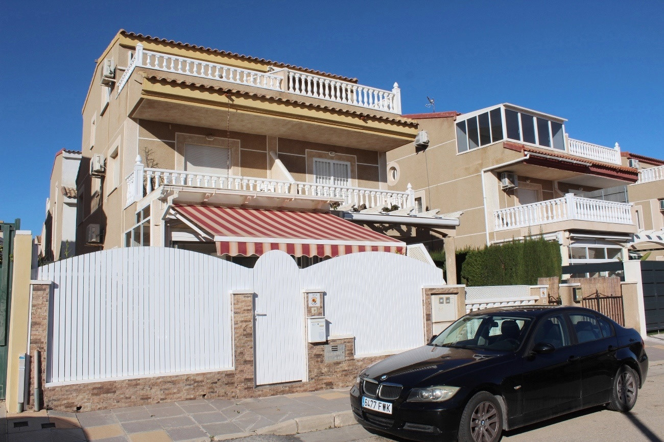 4 Bed, 3 Bath, HouseFor Sale, Torre De La Horadada, Alicante