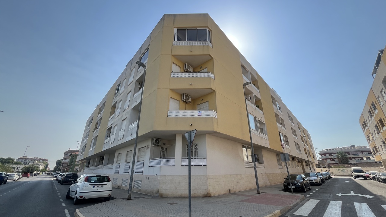 1 Bed, 1 Bath, ApartmentFor Sale, Almoradi, Alicante