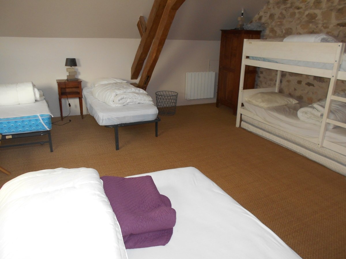 3 Bed, 2 Bath, HouseFor Sale, Gesvres, Pays-de-la-Loire, 53370