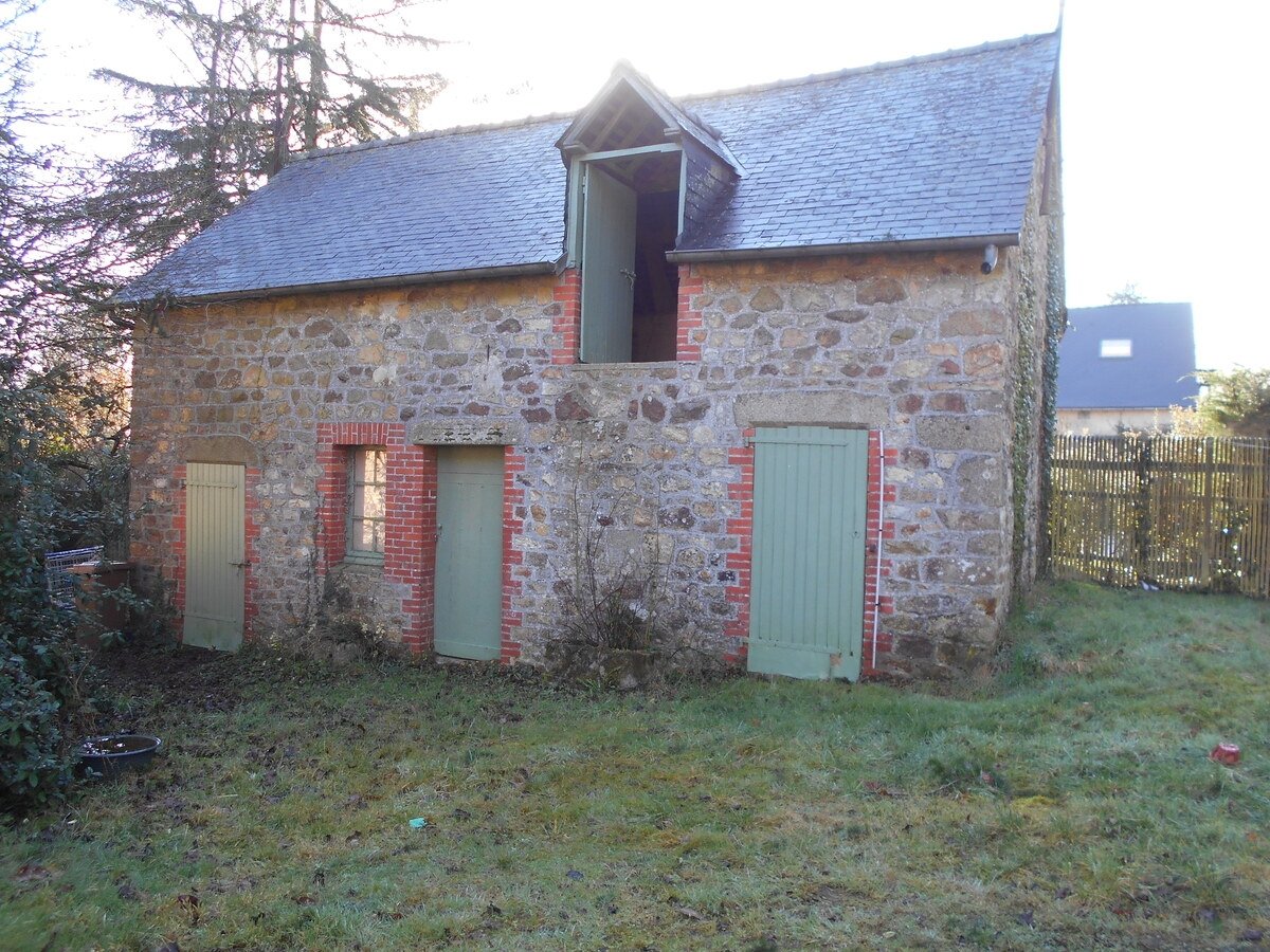 3 Bed, 2 Bath, HouseFor Sale, Gesvres, Pays-de-la-Loire, 53370