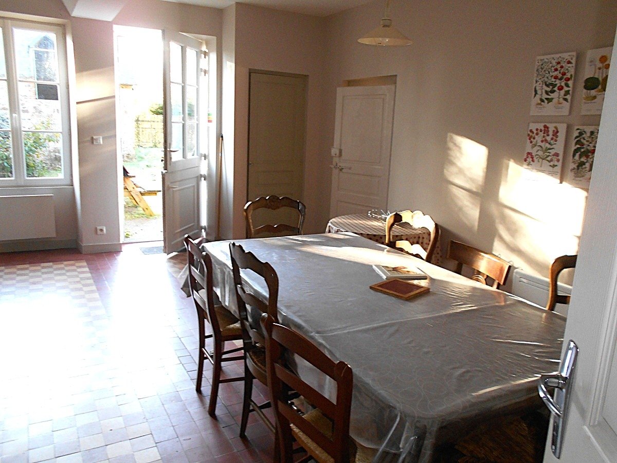 3 Bed, 2 Bath, HouseFor Sale, Gesvres, Pays-de-la-Loire, 53370